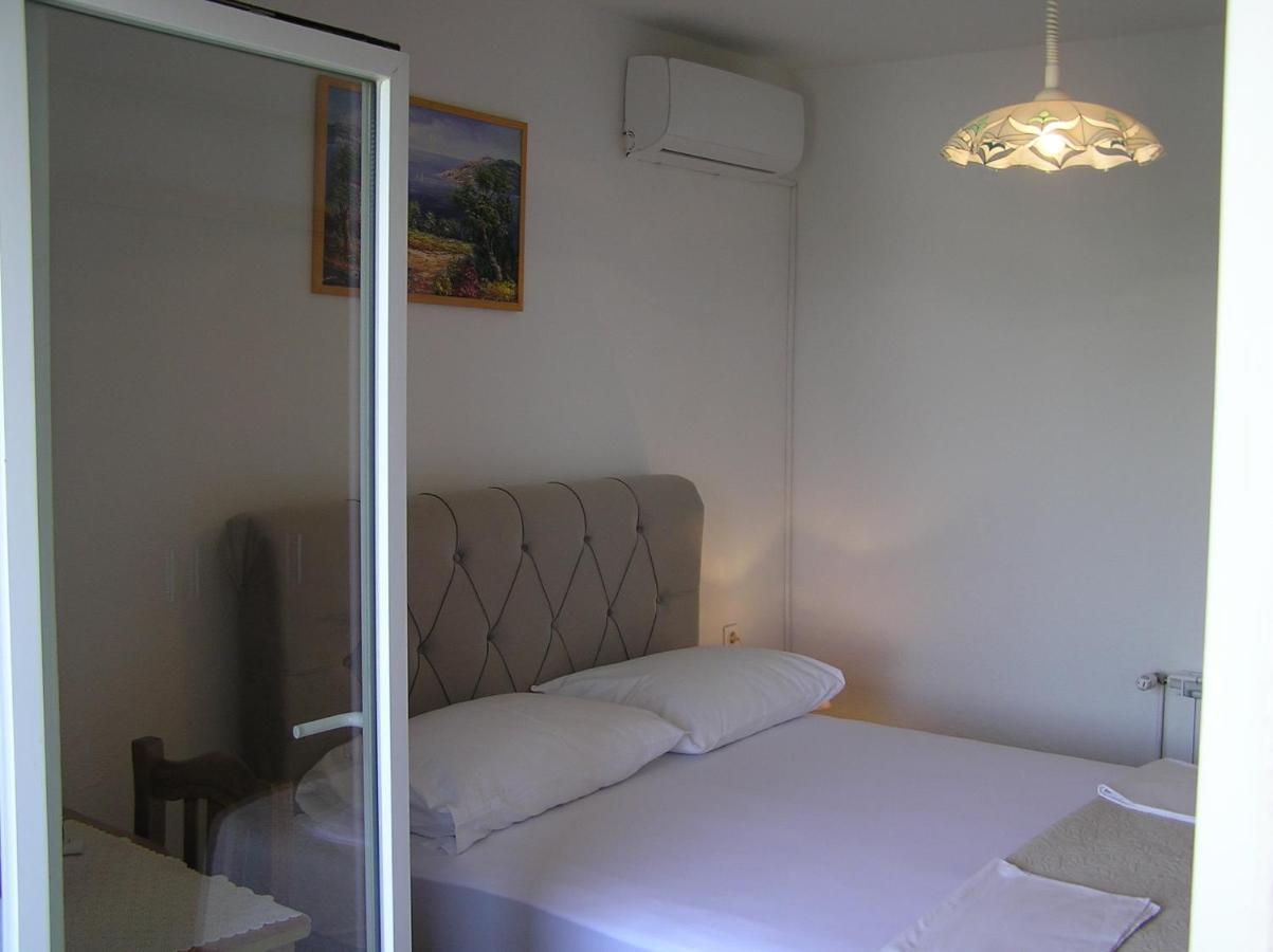 Guest House Adria セニ エクステリア 写真