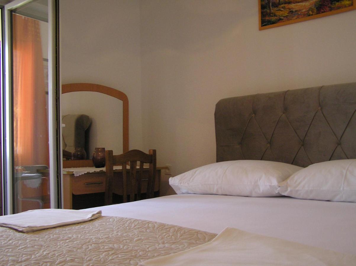 Guest House Adria セニ エクステリア 写真